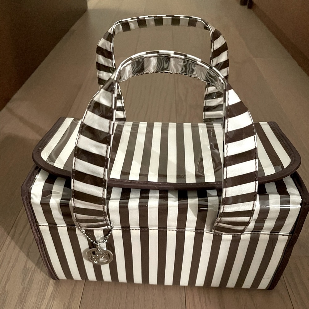 Henri Bendel Case - Like New